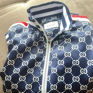 Beautiful & like new Gucci Navy light weight Jacket. Belongs to my son! Size M🇮🇹